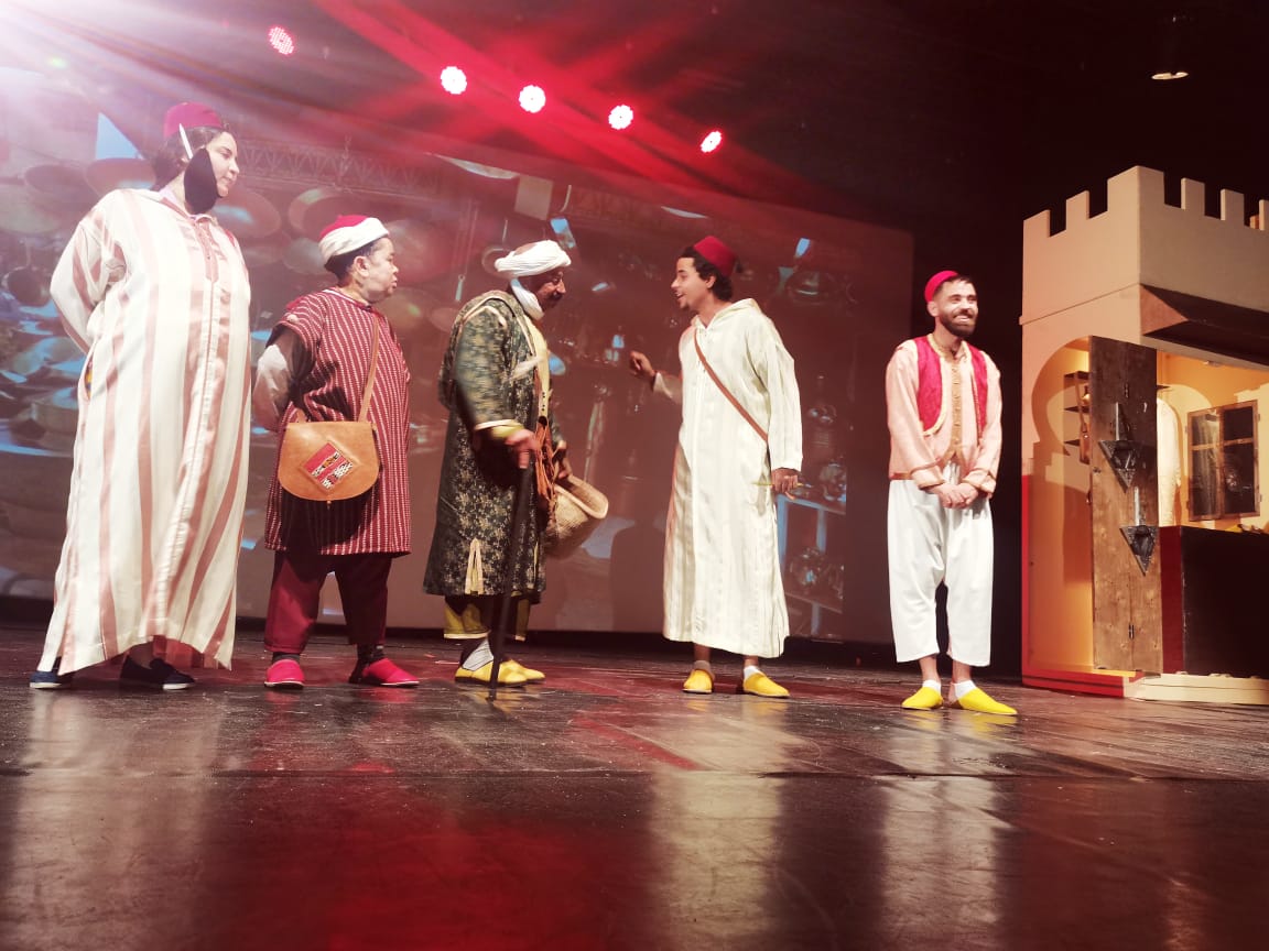 رحلة حديدان تحط رحالها بمكناس بعرض مسرحي يحتفي بالتراث المغربي بروح معاصرة.