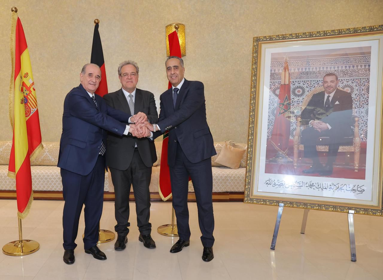حموشي يقود مشاورات أمنية ثلاثية مع إسبانيا وألمانيا لمواجهة الإرهاب.