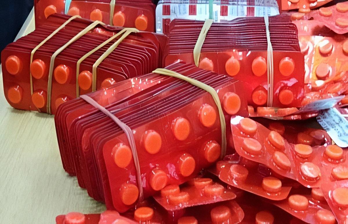 الأمن يوقف شخصين بحوزتهما أزيد من 8000 قرص مخدر بمكناس و أكادير