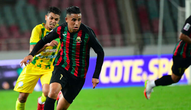 الجيش الملكي يعود بتعادل سلبي من قلب الجزائر