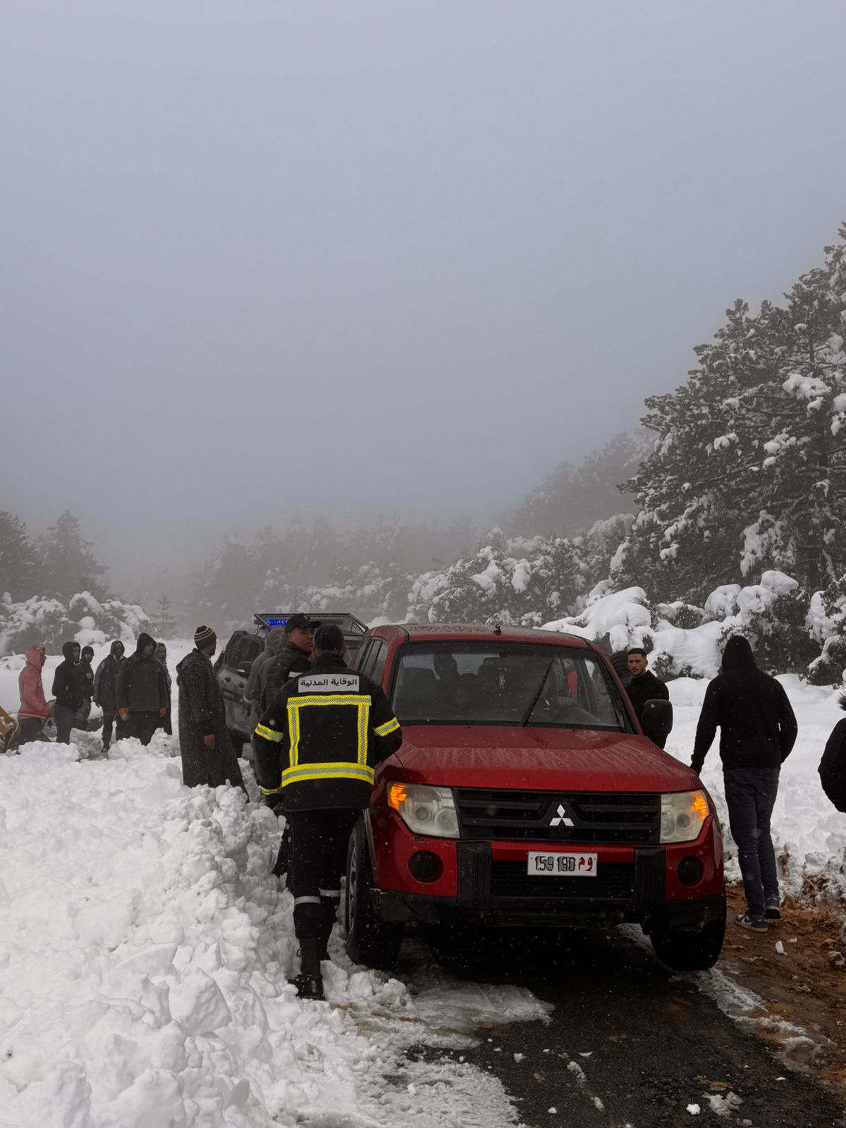 إقليم الحسيمة: تعبئة ميدانية تنقذ امرأة حاصرتها الثلوج بدوار بني بشير إقليم الحسيمة: تعبئة ميدانية تنقذ امرأة حاصرتها الثلوج بدوار بني بشير