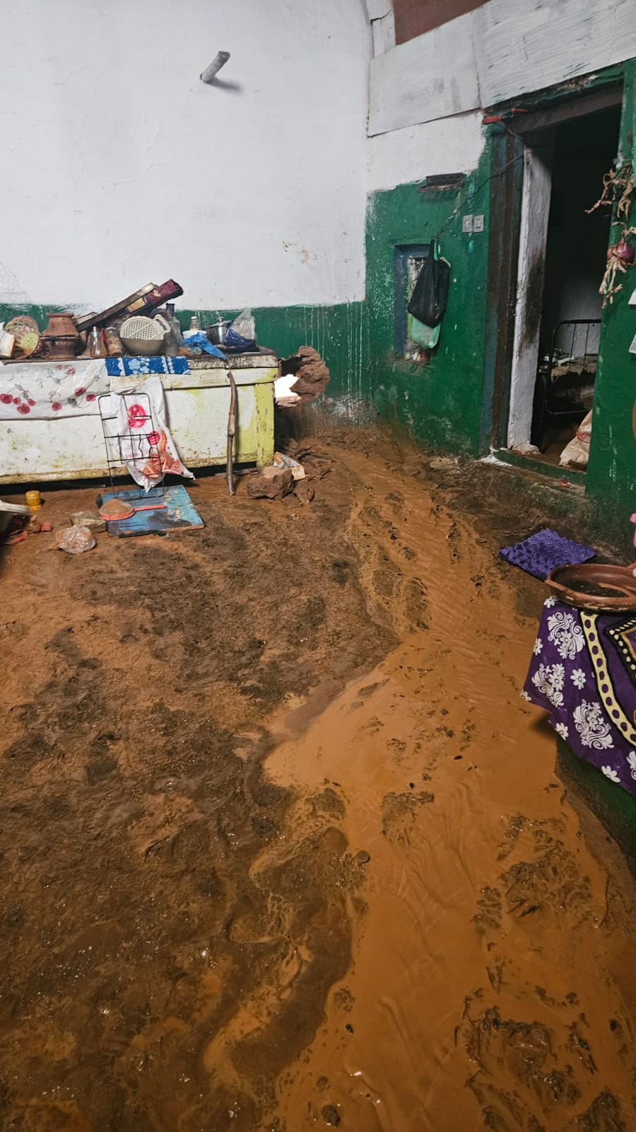 إقليم الحسيمة: سيول وانجرافات تُجبر ساكنة دوارين بجماعة تاغزوت على الإخلاء