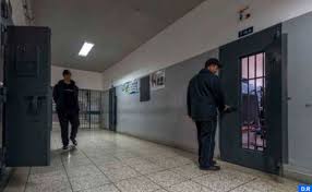 سنتان حبسا نافذا وغرامة مالية لشاب اعتدى على والدته وشقيقته بالحسيمة سنتان حبسا نافذا وغرامة مالية لشاب اعتدى على والدته وشقيقته بالحسيمة