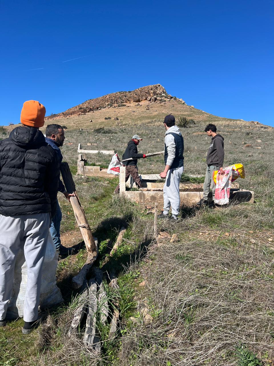 مبادرة مواطِنة تُجسّد قيم الوفاء والتكافل: صيانة مقبرة تيغزى نموذجًا للعمل التطوعي مبادرة مواطِنة تُجسّد قيم الوفاء والتكافل: صيانة مقبرة تيغزى نموذجًا للعمل التطوعي