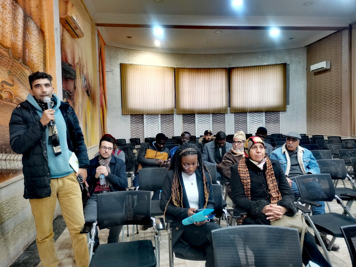 مكناس تحتفي بتوقيع ديوان 