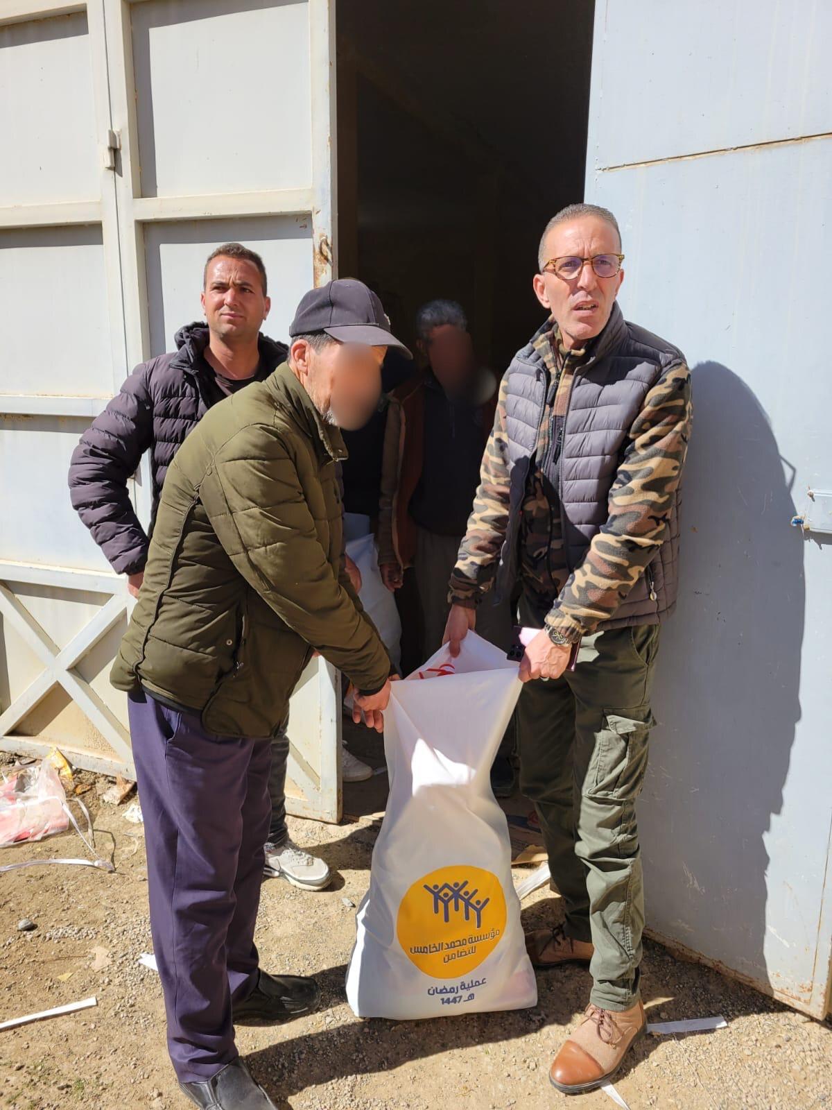 توزيع الدعم الغذائي بإقليم تازة بمناسبة شهر رمضان المبارك 1447ه