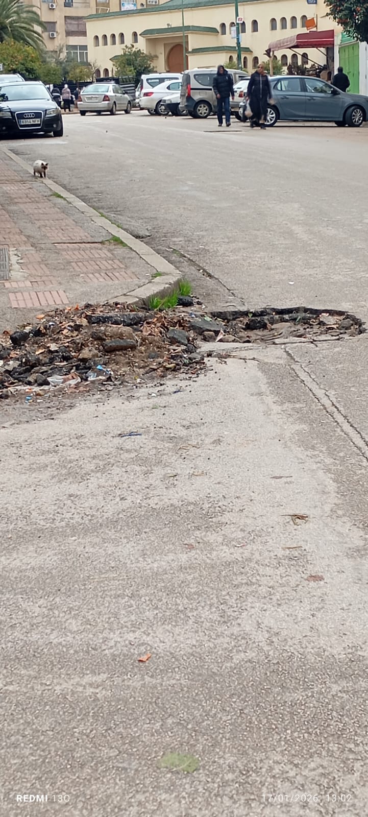 حفر الأشغال وترقيعات الطرق… معاناة يومية لساكنة أحياء مكناس حفر الأشغال وترقيعات الطرق… معاناة يومية لساكنة أحياء مكناس