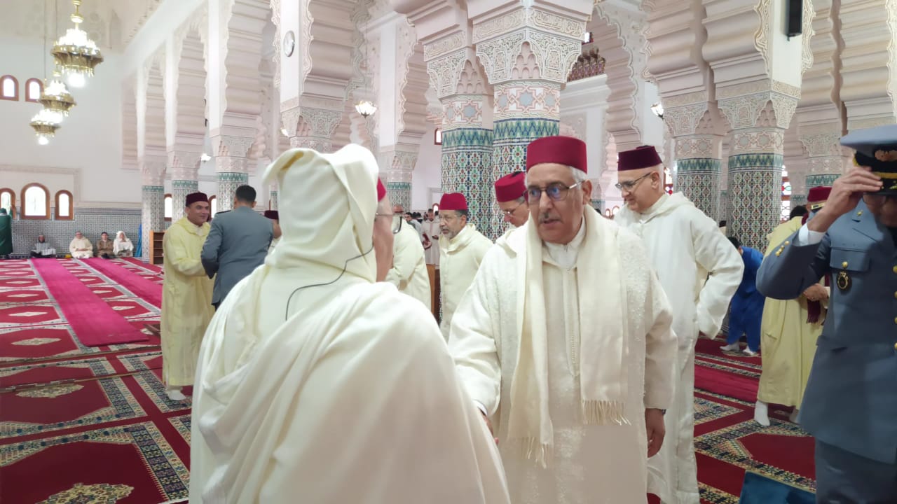 عامل عمالة مكناس يترأس صلاة عيد الفطر بمسجد محمد السادس وسط حضور رسمي ومكثف للمصلين عامل عمالة مكناس يترأس صلاة عيد الفطر بمسجد محمد السادس وسط حضور رسمي ومكثف للمصلين