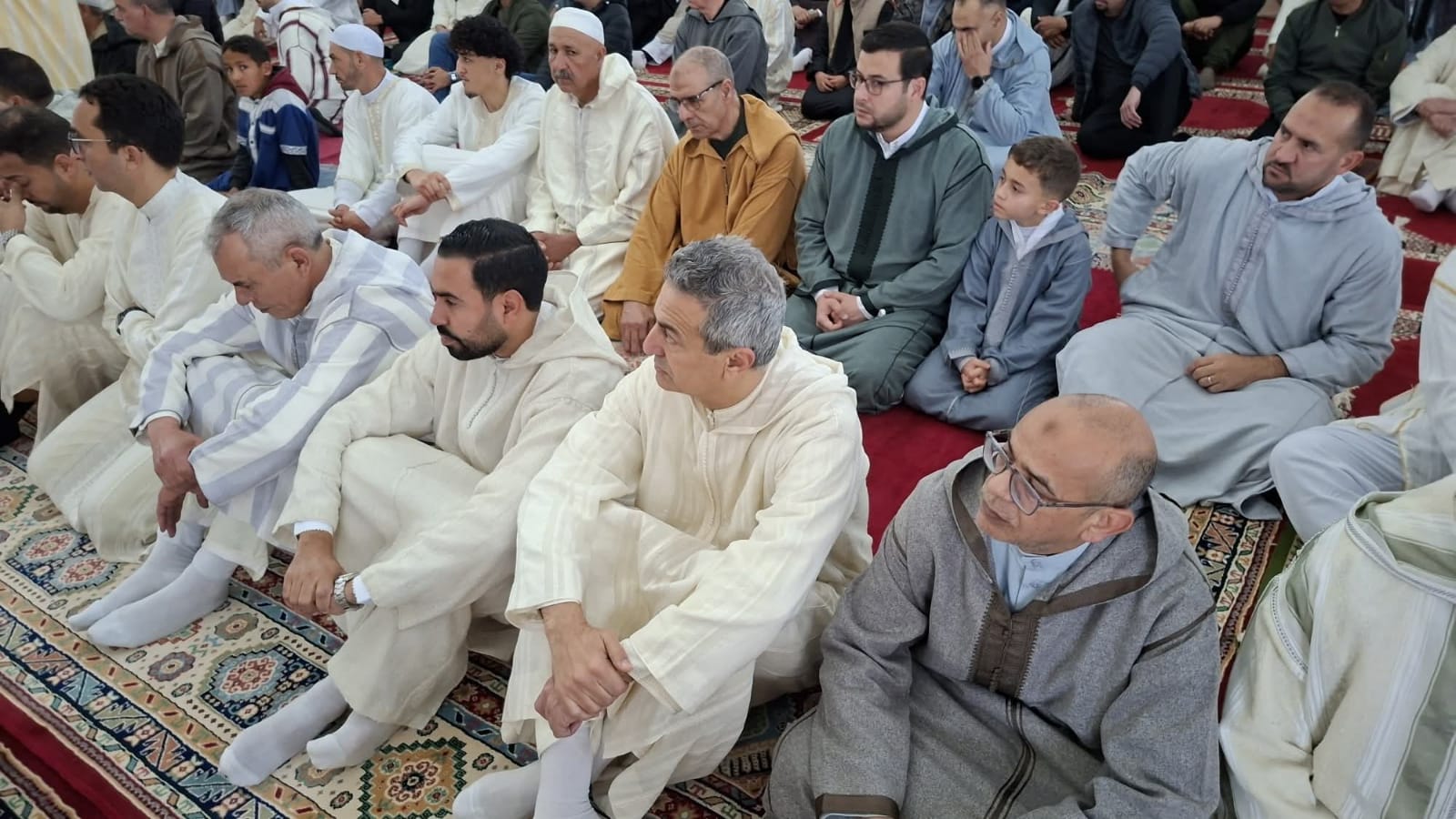 الحسيمة تحتفي بعيد الفطر في أجواء إيمانية بمسجد محمد السادس