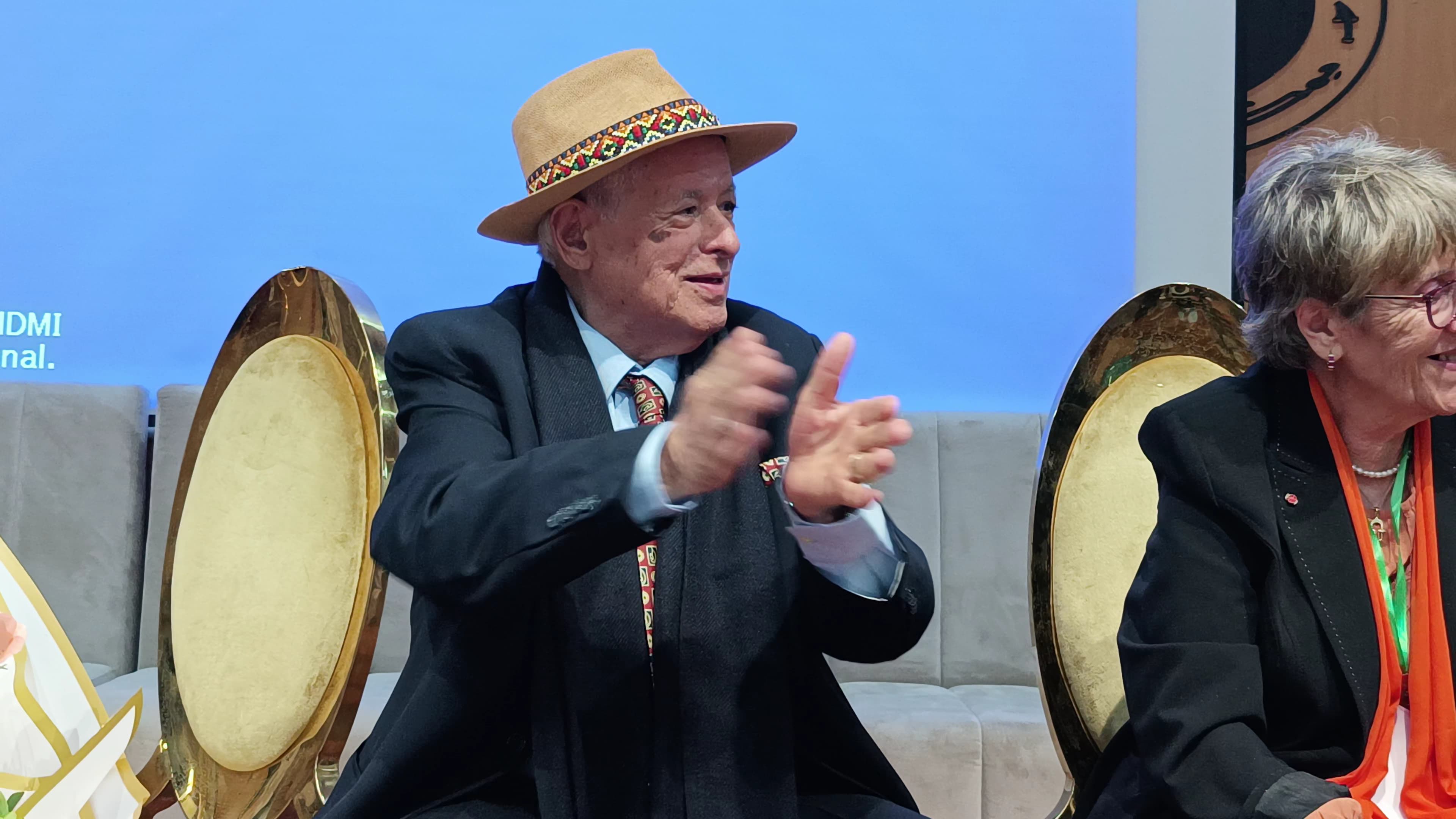 مكناس تحتفي بمسار الأديب والدبلوماسي الدكتور محمد محمد الخطابي مكناس تحتفي بمسار الأديب والدبلوماسي الدكتور محمد محمد الخطابي