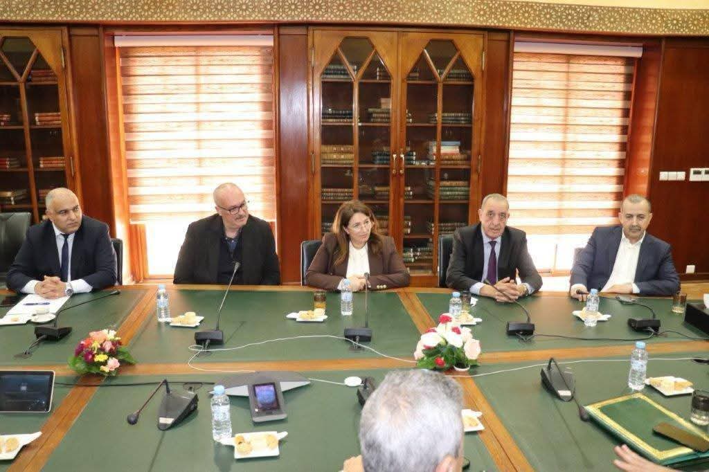 لقاء وزاري بالرباط يبحث تسريع فك العزلة عن العالم القروي بالحسيمة وتعزيز البنية التحتية لقاء وزاري بالرباط يبحث تسريع فك العزلة عن العالم القروي بالحسيمة وتعزيز البنية التحتية