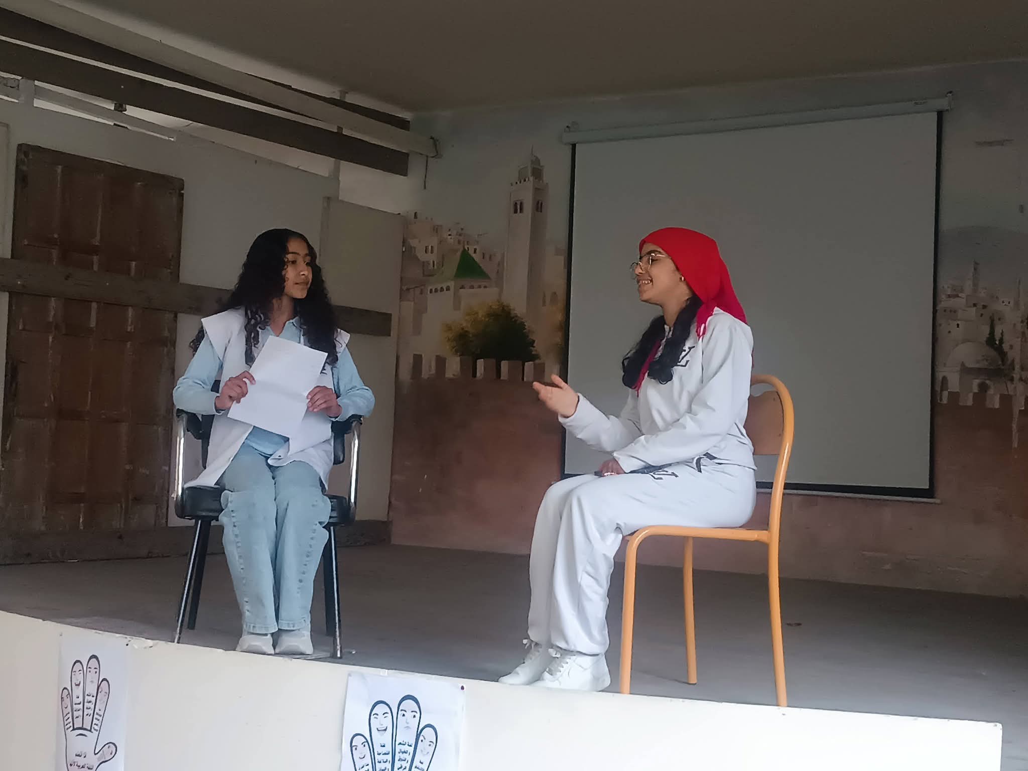 الجمعية الوطنية لمكافحة التدخين والمخدرات تنظم لقاء تواصليا بالثانوية الإعدادية صهريج السواني تحت شعار : أثر المخدرات على التحصيل الدراسي