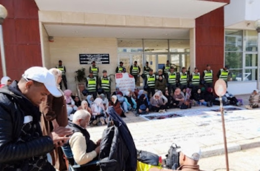 عاملات وعمال سيكوم–سيكوميك مكناس يحتجون بالرباط مطالبين 