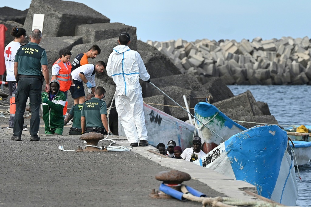 توقيف جزائريين بشاطئ أصفيحة بالحسيمة في عملية أمنية روتينية
