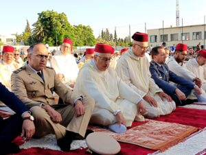 عامل عمالة مكناس يؤدي صلاة عيد الأضحى وسط جموع غفير من ساكنة المدينة ويشارك نزلاء الخيرية الإسلامية فرحتهم عامل عمالة مكناس يؤدي صلاة عيد الأضحى وسط جموع غفير من ساكنة المدينة ويشارك نزلاء الخيرية الإسلامية فرحتهم