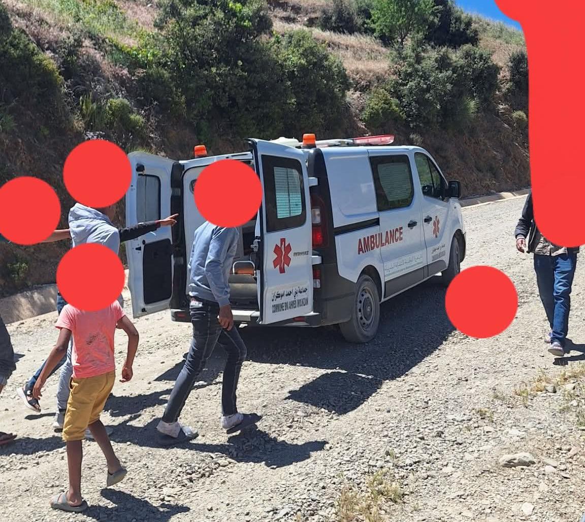 حادثة سير مميتة تهز جماعة بوعياث بالحسيمة وإصابات متفاوتة الخطورة بين ركاب سيارة خفيفة حادثة سير مميتة تهز جماعة بوعياث بالحسيمة وإصابات متفاوتة الخطورة بين ركاب سيارة خفيفة