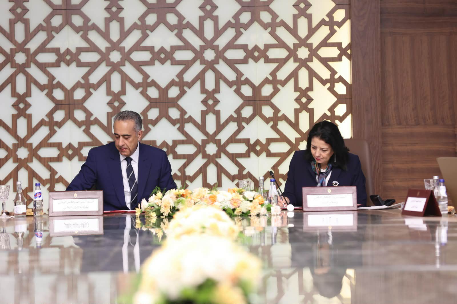 توقيع اتفاقية بين وزارة الانتقال الرقمي والمديرية العامة للأمن الوطني لتطوير برامج استقبال المرتفقين والمرتفقات بمصالح الأمن الوطني توقيع اتفاقية بين وزارة الانتقال الرقمي والمديرية العامة للأمن الوطني لتطوير برامج استقبال المرتفقين والمرتفقات بمصالح الأمن الوطني