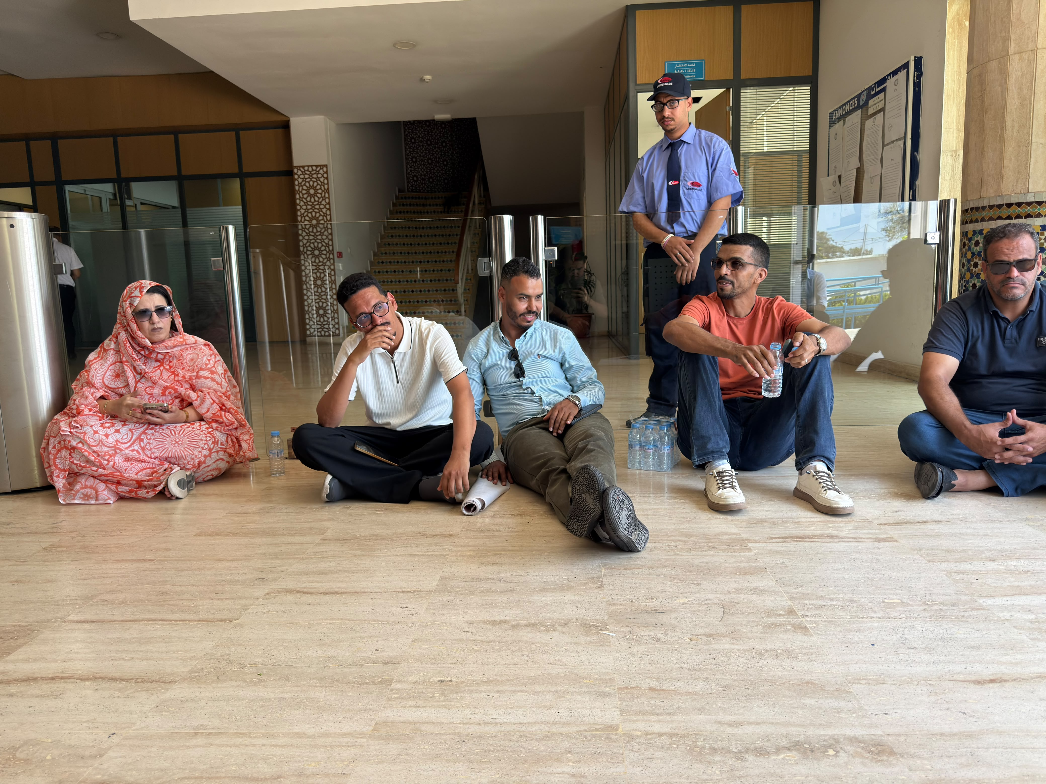 مقاولات إعلامية من الأقاليم الجنوبية تدخل في اعتصام مفتوح بوزارة التواصل احتجاجاً على سياسة الإقصاء والتهميش