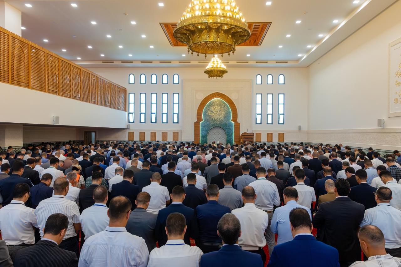 صلاة الجمعة لأول مرة داخل مسجد المقر الجديد للمديرية العامة للأمن الوطني صلاة الجمعة لأول مرة داخل مسجد المقر الجديد للمديرية العامة للأمن الوطني