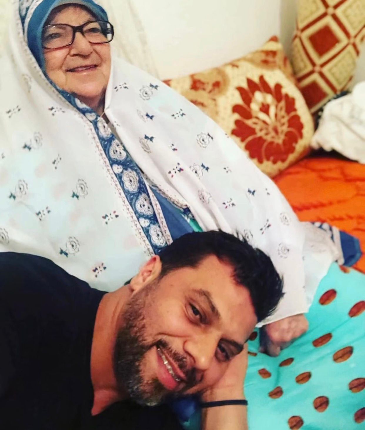 مسلم.. حين يتحول الألم إلى فن والوفاء إلى رسالة