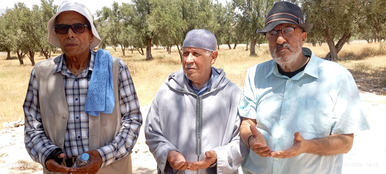 أسرة الصحة بمكناس تودع مصطفى لعميري أحد أطرها الرواد إلى مثواه الأخير... مسار مهني حافل بالعطاء في خدمة الصحة والرياضة أسرة الصحة بمكناس تودع مصطفى لعميري أحد أطرها الرواد إلى مثواه الأخير... مسار مهني حافل بالعطاء في خدمة الصحة والرياضة