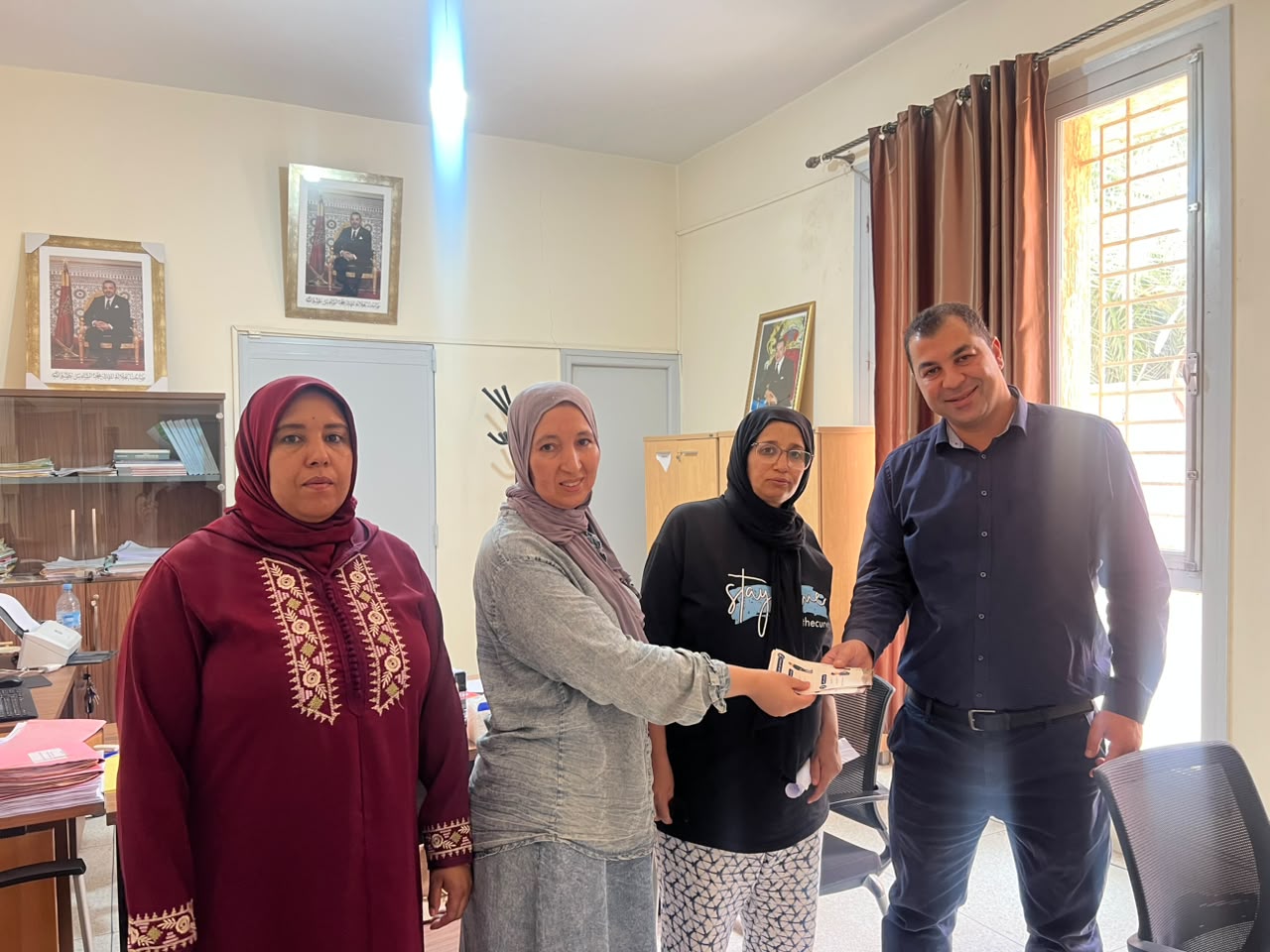 جمعية تيغزى أطلس للتنمية تواصل تنزيل الحملة الوطنية الثانية لإذكاء الوعي بحقوق الأشخاص في وضعية إعاقة من خلال حملة تحسيسية بمختلف الإدارات والمؤسسات بمريرت