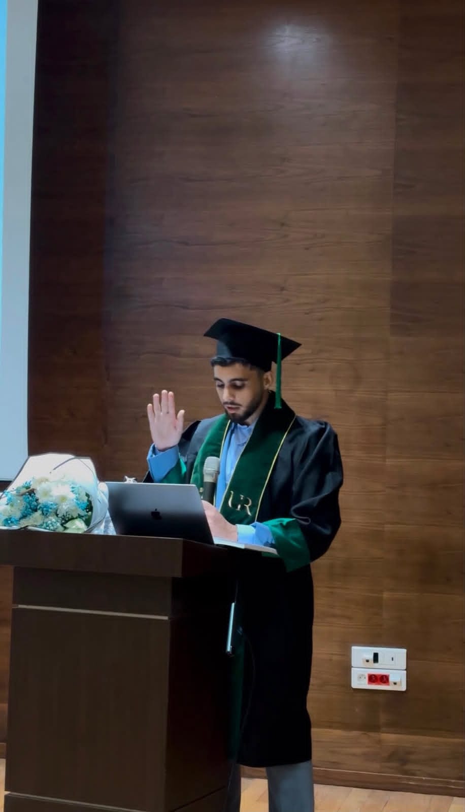 ابن الحسيمة مهدي المرابط ينال الدكتوراه في طب الأسنان بميزة مشرف جدًا عن بحث حول المخاطر الحسية داخل عيادات طب الأسنان ابن الحسيمة مهدي المرابط ينال الدكتوراه في طب الأسنان بميزة مشرف جدًا عن بحث حول المخاطر الحسية داخل عيادات طب الأسنان