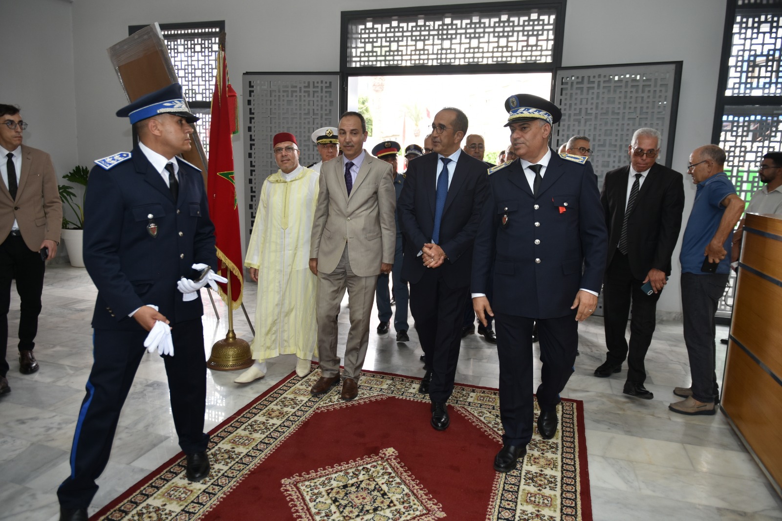 الحسيمة تعزز بنيتها الأمنية بافتتاح مجمع أمني حديث بمناسبة عيد العرش المجيد الحسيمة تعزز بنيتها الأمنية بافتتاح مجمع أمني حديث بمناسبة عيد العرش المجيد