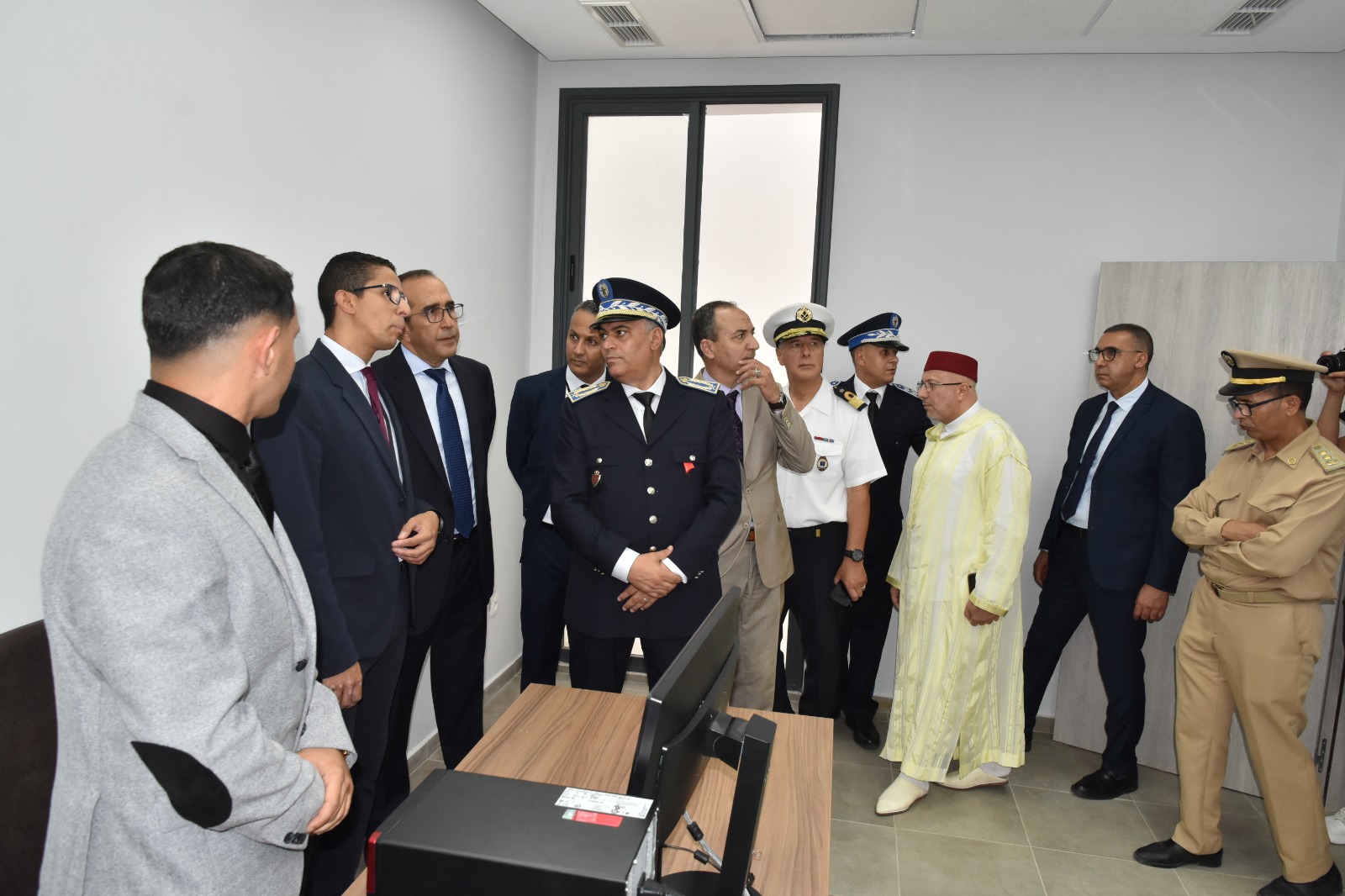 الحسيمة تعزز بنيتها الأمنية بافتتاح مجمع أمني حديث بمناسبة عيد العرش المجيد الحسيمة تعزز بنيتها الأمنية بافتتاح مجمع أمني حديث بمناسبة عيد العرش المجيد