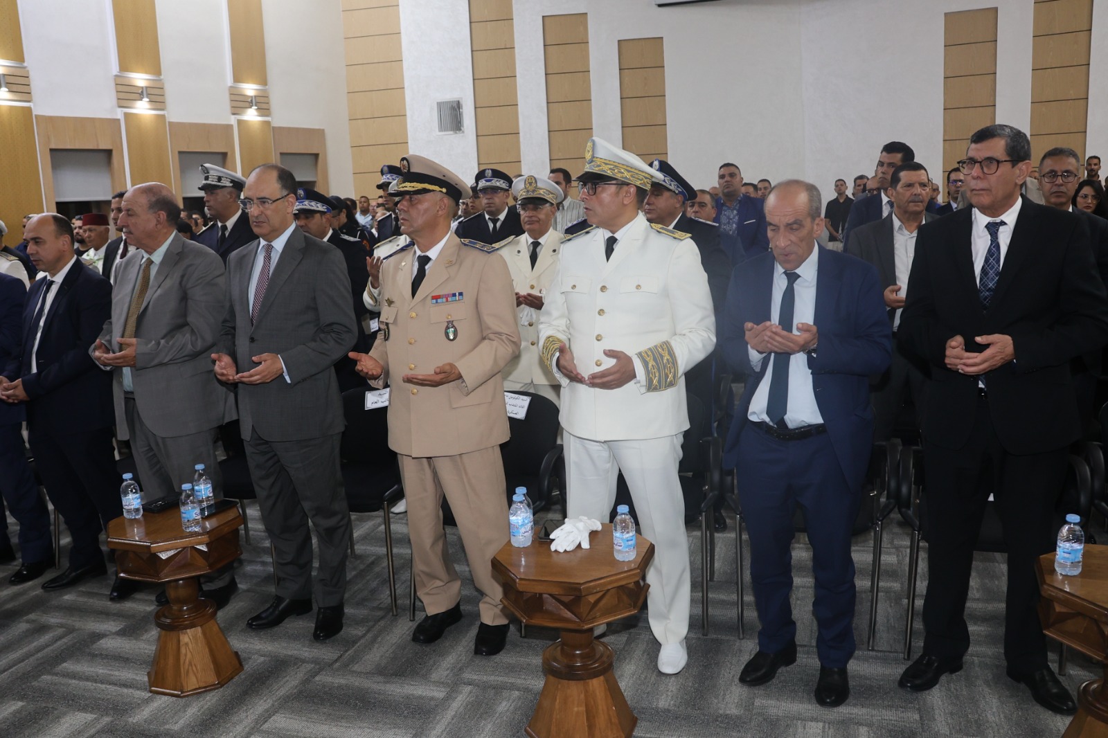 عامل إقليم تازة يترأس مراسيم الاحتفاء بعيد العرش ويشرف على توشيح موظفين بأوسمة ملكية