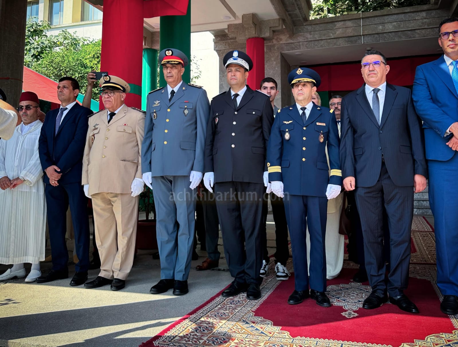 في أجواء مفعمة بالوطنية… رئيس “النادي العلمي للوجستيك” يشارك في مراسيم رفع العلم بطنجة بمناسبة عيد العرش المجيد