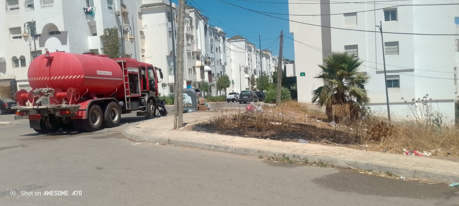 *اندلاع حريق بأرض خالية قرب المجمع السكني جوهرة تطوان يستنفر السلطات دون تسجيل خسائر بشرية* *اندلاع حريق بأرض خالية قرب المجمع السكني جوهرة تطوان يستنفر السلطات دون تسجيل خسائر بشرية*