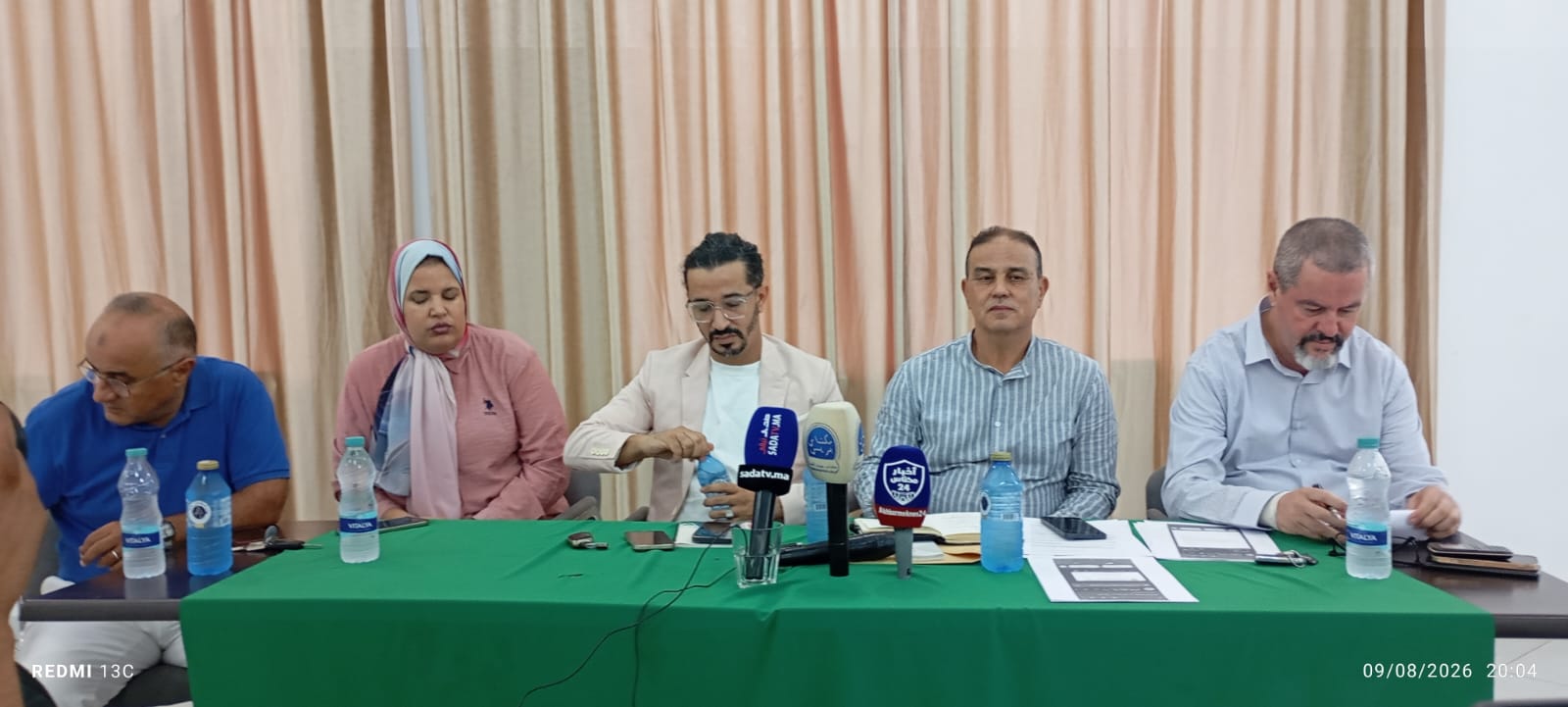 أعضاء بعصبة فاس مكناس لكرة القدم يكشفون خلافات مالية وغياب التشاور ويلوحون بكشف حقائق جديدة أعضاء بعصبة فاس مكناس لكرة القدم يكشفون خلافات مالية وغياب التشاور ويلوحون بكشف حقائق جديدة