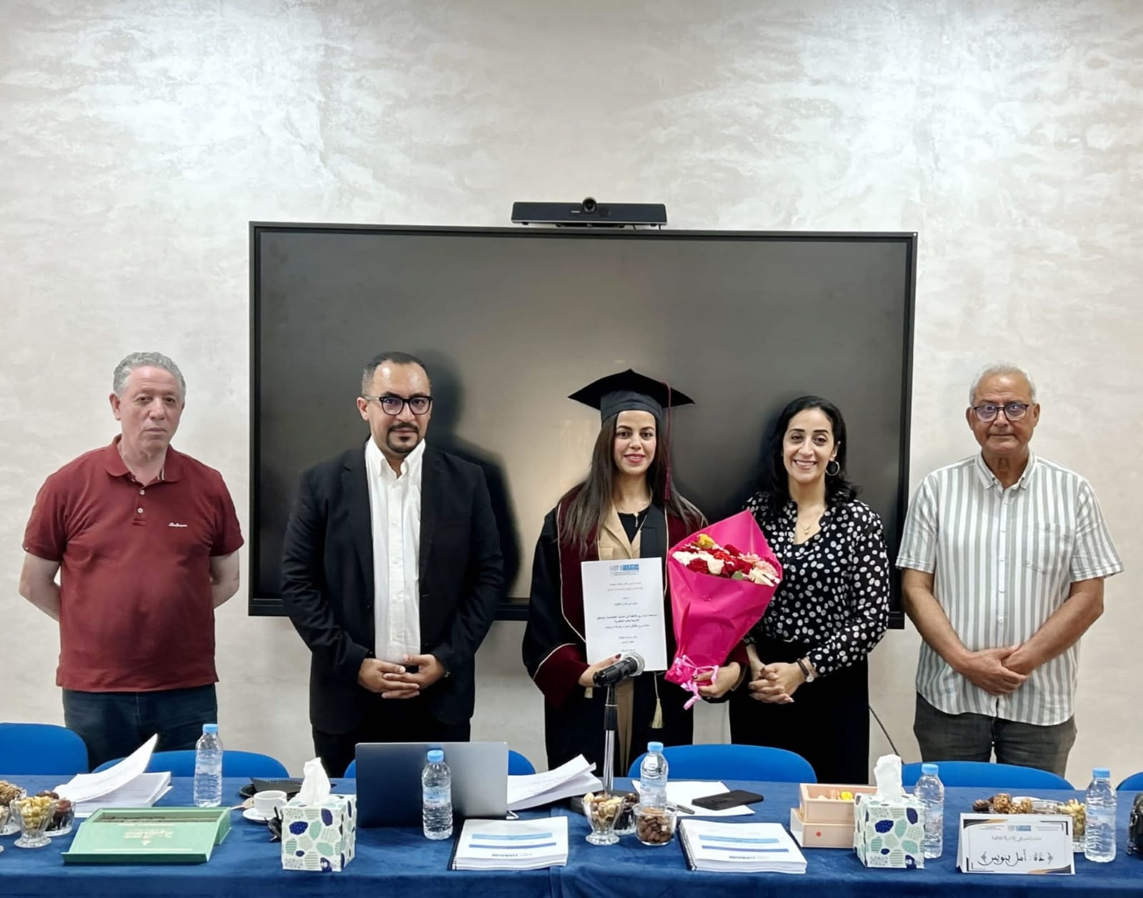 الفنانة عفاف أزطوطي تتوج مسارها الأكاديمي بشهادة الماستر في الإدارة الثقافية الفنانة عفاف أزطوطي تتوج مسارها الأكاديمي بشهادة الماستر في الإدارة الثقافية