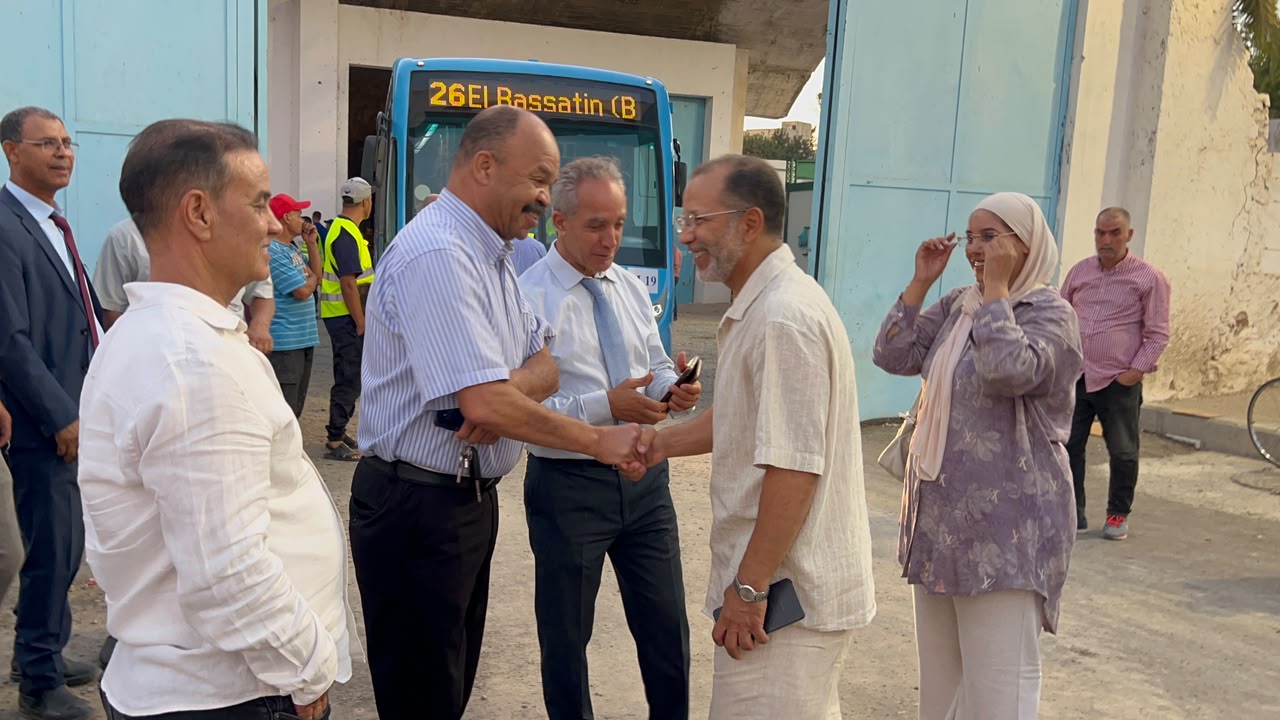 مكناس تتنفس من جديد: انطلاق الحافلات الاحتياطية مع 6 الصباحا بحضور السيد عباس المغاري مكناس تتنفس من جديد: انطلاق الحافلات الاحتياطية مع 6 الصباحا بحضور السيد عباس المغاري