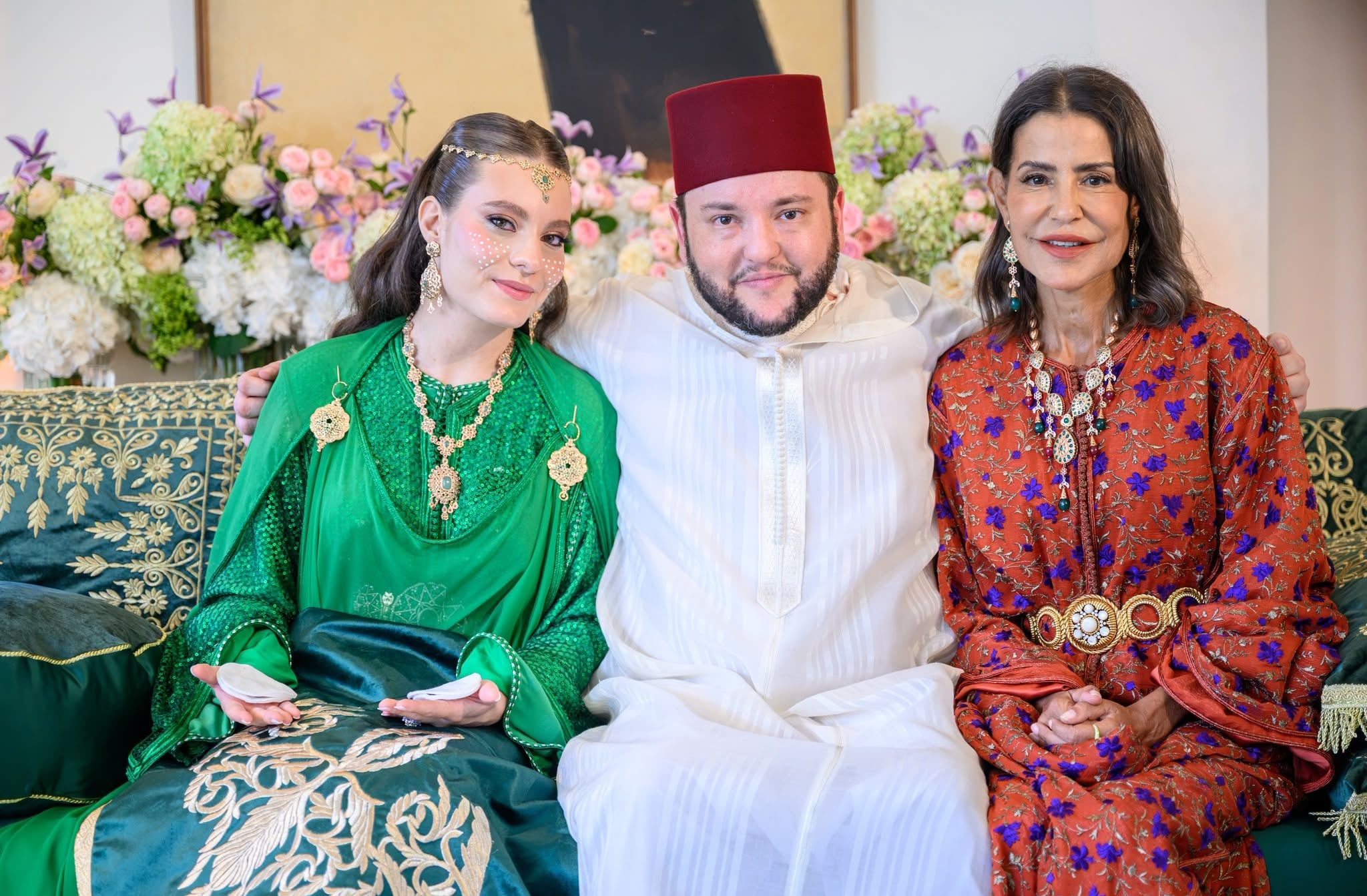 بمباركة من صاحب الجلالة الملك محمد السادس، عقد قران مولاي إدريس الفيلالي، نجل صاحبة السمو الملكي الأميرة للا مريم، بالشابة المصونة أحلام أومحا بمباركة من صاحب الجلالة الملك محمد السادس، عقد قران مولاي إدريس الفيلالي، نجل صاحبة السمو الملكي الأميرة للا مريم، بالشابة المصونة أحلام أومحا