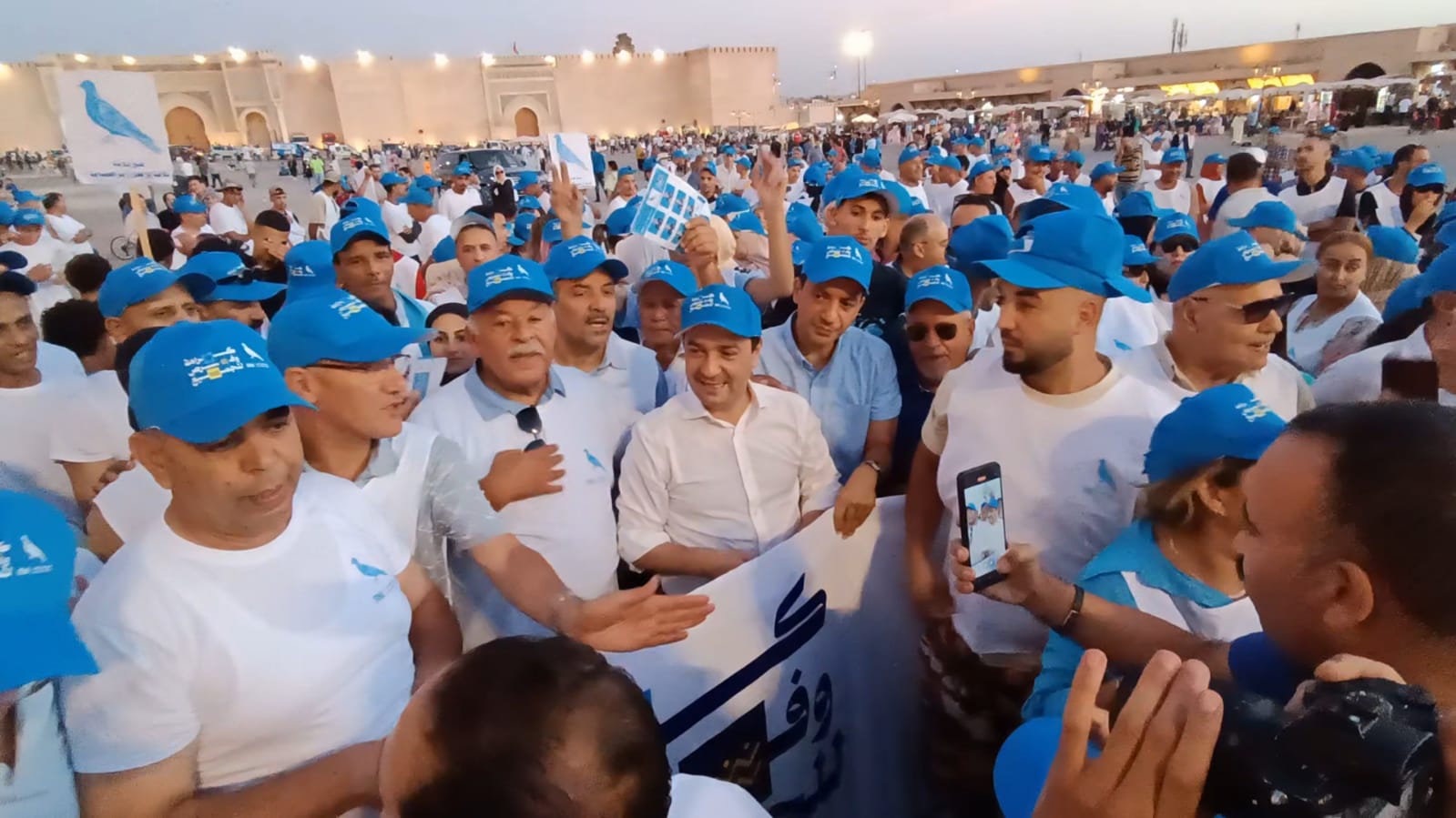 مكناس.. الطاهري يعود بقوة إلى الميدان في اكبر مسيرة حاشدة بحضور شوكي مكناس.. الطاهري يعود بقوة إلى الميدان في اكبر مسيرة حاشدة بحضور شوكي