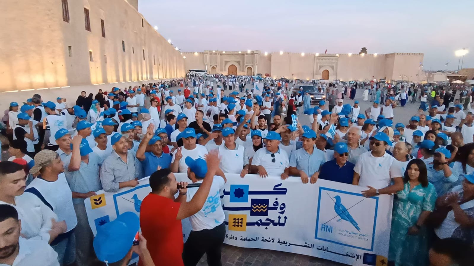 مكناس.. الطاهري يعود بقوة إلى الميدان في اكبر مسيرة حاشدة بحضور شوكي مكناس.. الطاهري يعود بقوة إلى الميدان في اكبر مسيرة حاشدة بحضور شوكي