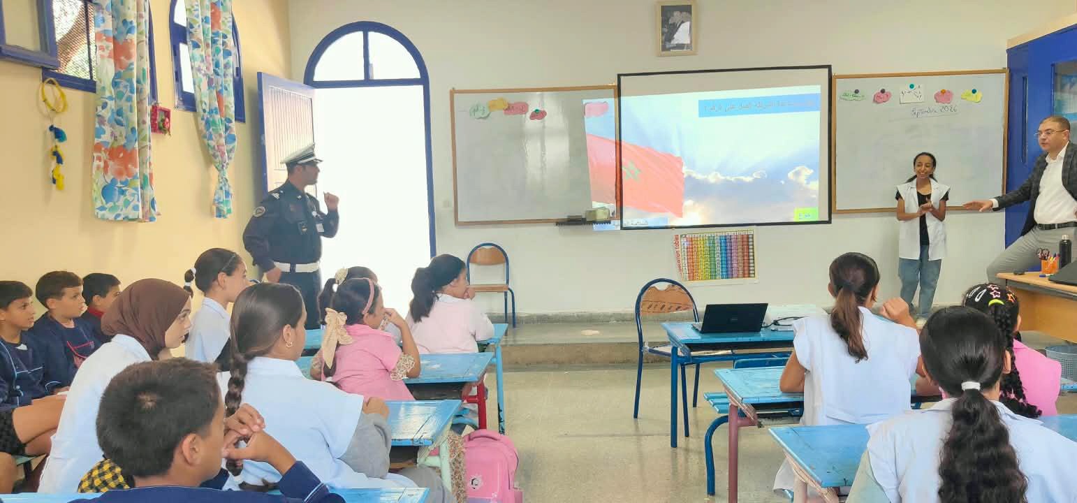 الأمن الجهوي بالحسيمة يطلق حملة تحسيسية بالوسط المدرسي للوقاية من حوادث السير