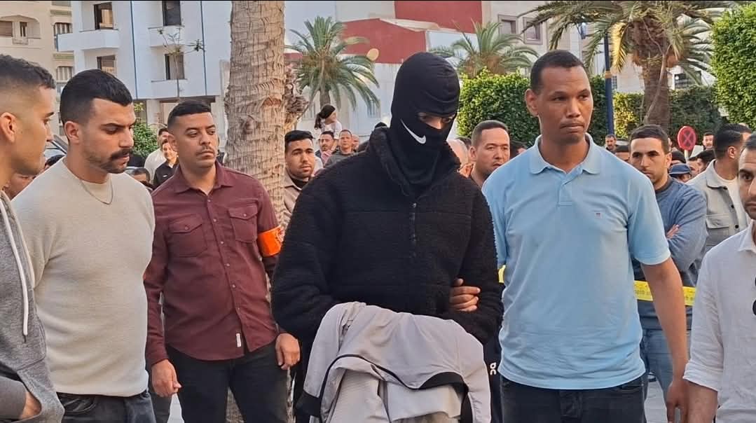 عشر سنوات سجناً نافذاً لكل متهم في قضية سرقة وكالة لتحويل الأموال بالحسيمة عشر سنوات سجناً نافذاً لكل متهم في قضية سرقة وكالة لتحويل الأموال بالحسيمة
