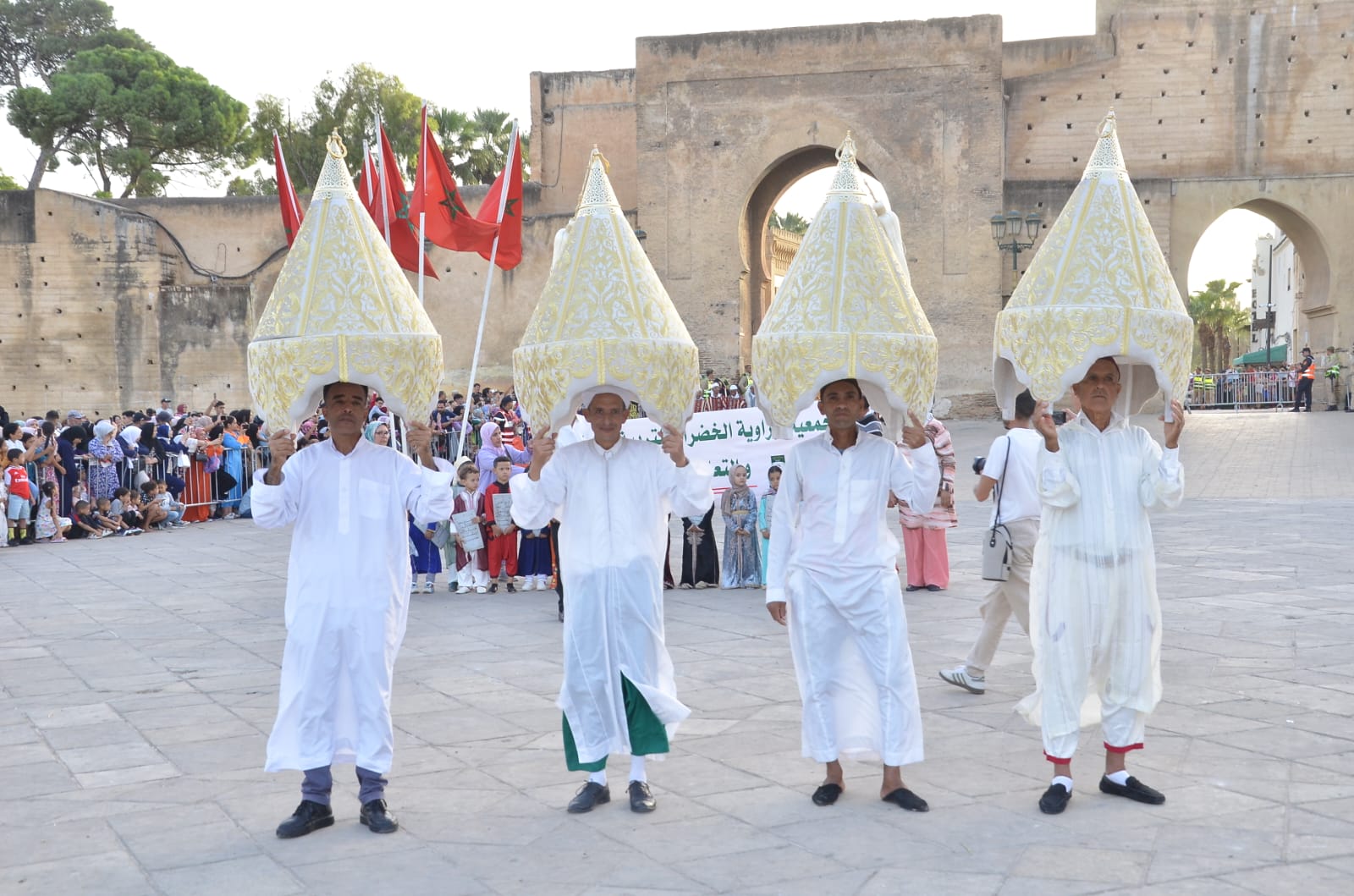 فاس .. تنظيم حفل تقديم كسوة ضريح المولى إدريس الأزهر فاس .. تنظيم حفل تقديم كسوة ضريح المولى إدريس الأزهر