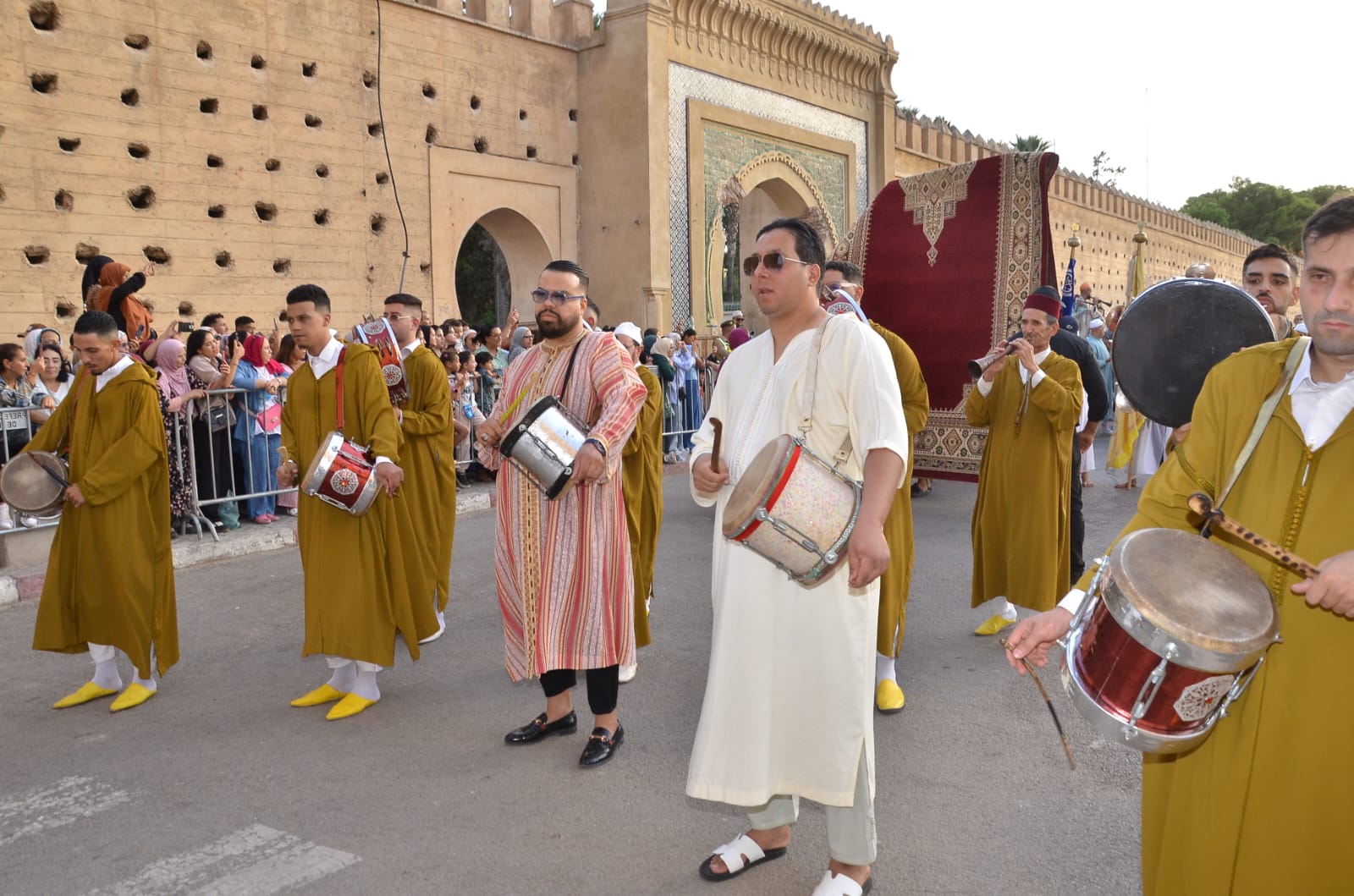 فاس .. تنظيم حفل تقديم كسوة ضريح المولى إدريس الأزهر فاس .. تنظيم حفل تقديم كسوة ضريح المولى إدريس الأزهر