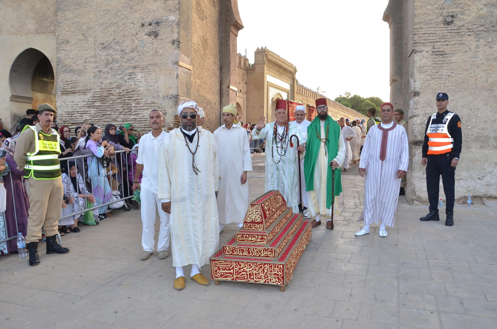 فاس .. تنظيم حفل تقديم كسوة ضريح المولى إدريس الأزهر فاس .. تنظيم حفل تقديم كسوة ضريح المولى إدريس الأزهر